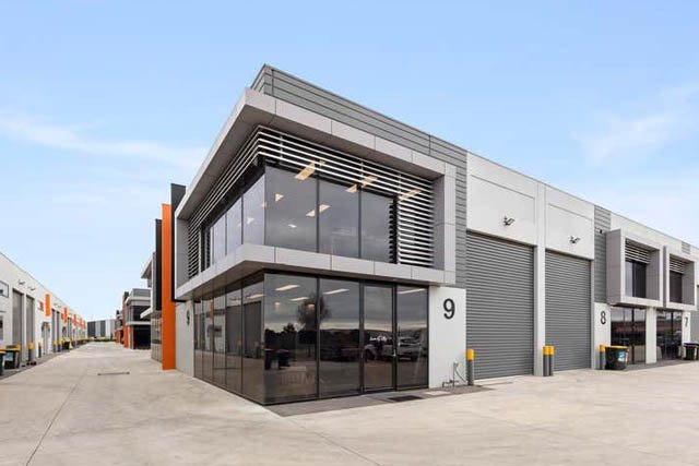 Reviewing refinancing options for commercial property owners seeking improved cash flow and flexible loan structures