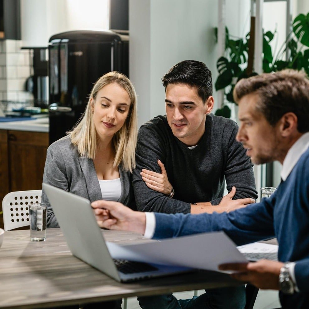 Australians Are Turning to Mortgage Brokers